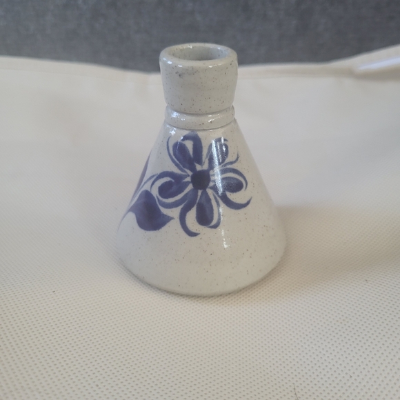 Williamsburg Pottery Bud Vase EUC - Picture 1 of 5
